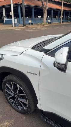 TOYOTA COROLLA CROSS 1.8 VVT-I HYBRID FLEX XRX CVT TOYOTA COROLLA CROSS 1.8 VVT-I HYBRID FLEX XRX CVT